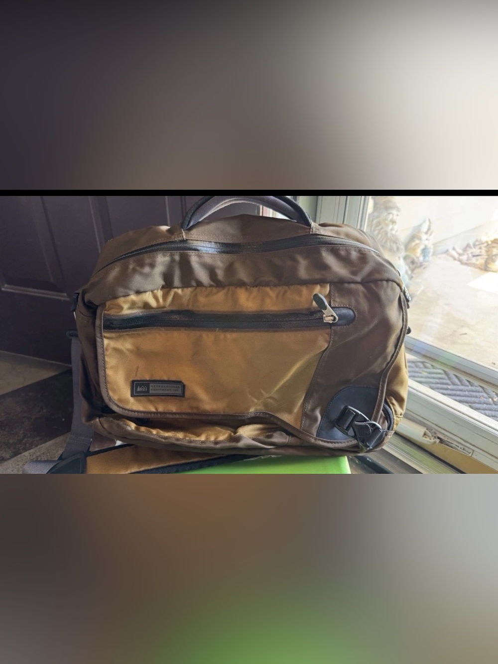 REI Recreational Equipment Messenger Laptop Travel Bag  Multi Pocket